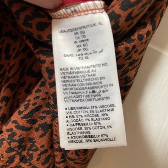 NWT: Amazon Essentials Cheetah Terry Fleece Romper Size XL - Picture 8 of 8